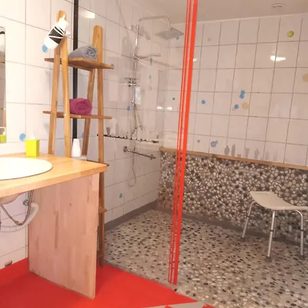 לינה וארוחת בוקר D'hotes La Charmante