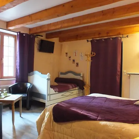 Couette-café D'hôtes La Charmante 3*