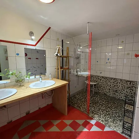D'hotes La Charmante 3*