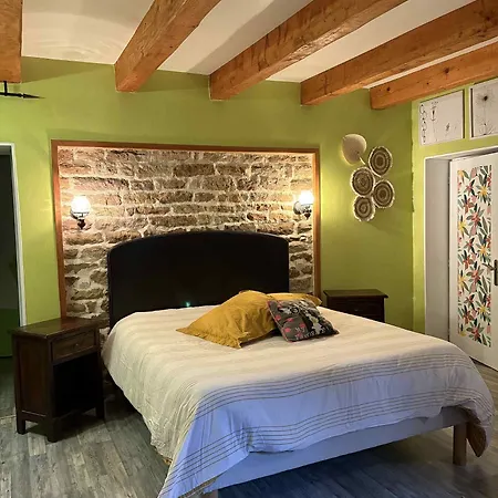 D'hotes La Charmante 3*