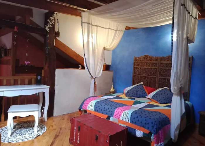 D'hotes La Charmante Bed & Breakfast