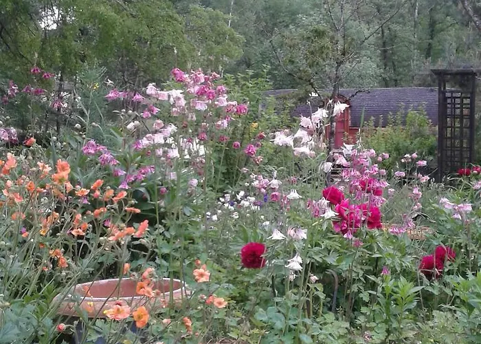 D'hotes La Charmante Bed & Breakfast 3*